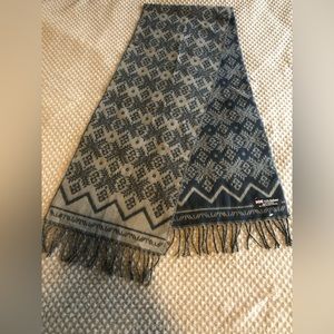 100% Cashmere scarf Scotland blue and gray. NWOT